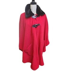 Le Moda Lord Daniel Red Cape Faux Fur Collar One Size